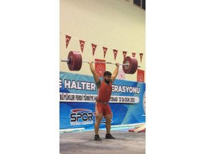 Denizlili halterci 3 ayrı kategoride Gençler Türkiye rekoru kırdı