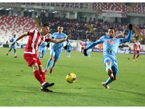 Süper Lig: D.G. Sivasspor: 0 - Çaykur Rizespor: 0 (İlk yarı)