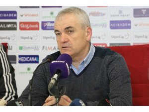 Rıza Çalımbay: “1 Puan galibiyet kadar önemli”