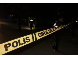 Yeğenlerine sokak ortasında kurşun yağdırdı: 2 yaralı