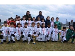 Yunusemre’de 4. Geleneksel Minikler Futbol Turnuvası başladı