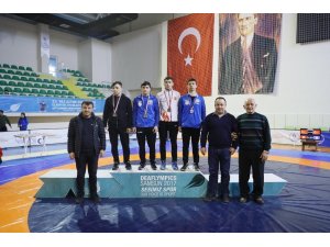 Kayserili Pehlivanlar Samsun’dan madalyalarla döndü