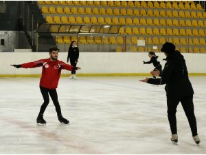 Engelini buz pistinde dans ederek aştı
