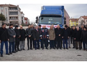 AK Parti Karaman İl Başkanlığından Elazığ'a yardım tırı gönderildi