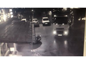 Sürücüsüz TIR garaja bir eve böyle girdi