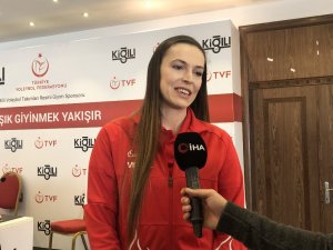 Eda Erdem Dündar: “Biz değil rakipler baskı hissediyor”