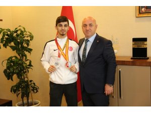 Şamdan olimpiyat yolunda bir engeli daha aştı