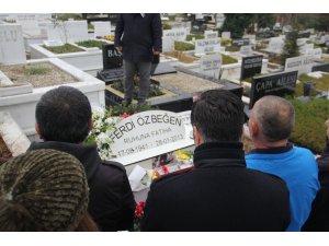Ferdi Özbeğen vefatının 7. yılında mezarı başında anıldı