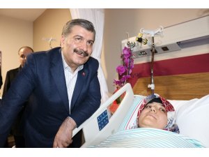 Depremin sembol ismi Azize Çelik: "O ikisini delikten gördüm"