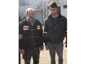 Askeriyeden 2 ton demir çalarken yakalandılar