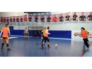 Kastamonu Belediyespor, DVSC Schaeffler maçı hazırlıklarına başladı