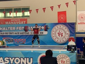 Kağıtsporlu halterciler 4 madalyayla döndü
