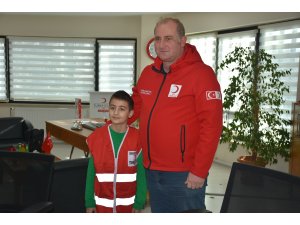 Kumbarasında biriktirdiği parayı depremzedelere gönderdi