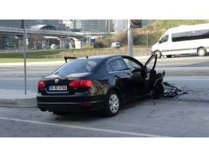 Sarıyer’de kontrolden çıkan araç trafiği birbirine kattı