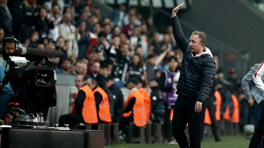 Beşiktaş, efsanesine emanet