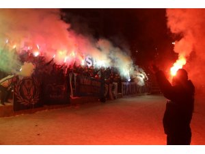 Erzurumspor’un 52. kuruluş yıldönümü meşalelerle kutlandı