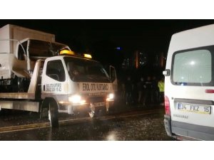 Kamyonetle panelvan araç kafa kafaya çarpıştı: 4 yaralı