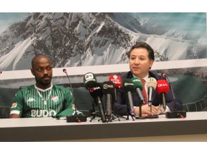 Bursaspor, Traore ile sözleşme imzaladı