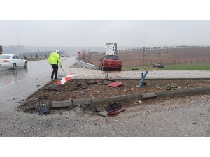 İki otomobil çarpıştı: 1 ölü, 3 yaralı