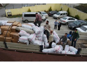 Zonguldak'tan İdlib'e bir tır yardım malzemesi gönderildi