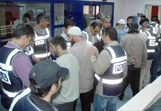 El Kaide operasyonunda 17 tutuklama