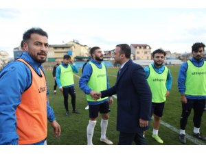 Başkan Kibar, futbolcuları tebrik etti