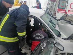Muradiye’de trafik kazası; 4 yaralı