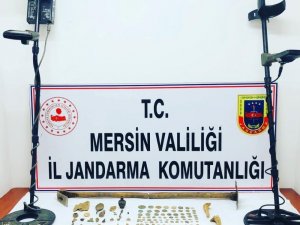 Mersin’de 2 şüpheli sit alanında define ararken yakalandı