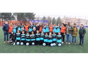 Şanlıurfalı kızlar sahaya indi