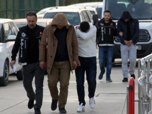 3 torbacı tutuklandı