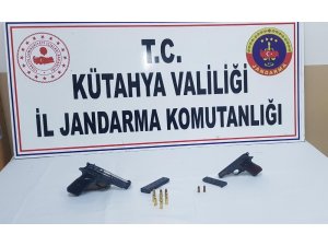 Jandarmadan ruhsatsız tabanca operasyonu