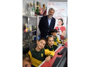 Esnafın eski telefonları çocuklar için kodlama sınıfına dönüşecek