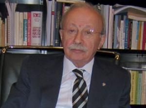 Hürriyet yazarı hükümetten özür diledi