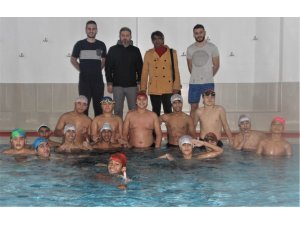 Roman çocuklara yarıyıl tatilinde yüzme eğitimi