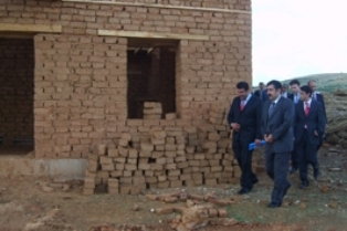 Vali Doğan Sanat Köyünü gezdi