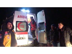 Kar yolları kapattı, hasta kadının yardımına UMKE ekipleri yetişti