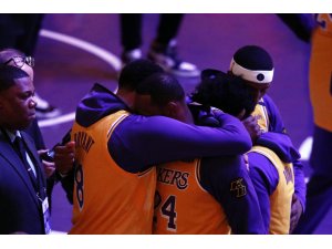 Staples Center’da ’Kobe Bryant’ anıldı