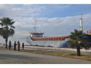 GÜNCELLEME - Hatay'da karaya oturan kargo gemisi kurtarıldı