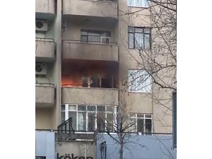 Evin balkonunda çıkan yangın korkuttu