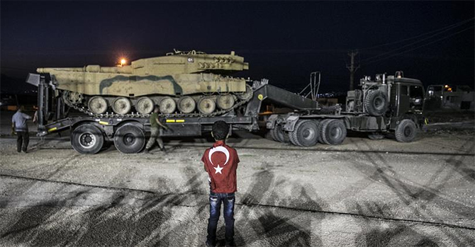 Suriye sınırına tank sevkiyatı