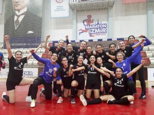 Kadın hentbol takımı rövanşı aldı
