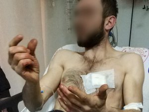 Tüfekle hedefe ateş açınca kazara kendini vurdu