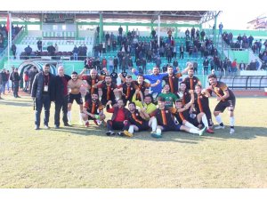 Salihli Emirspor 3 yıl sonra yeniden Süper Amatör Küme’de