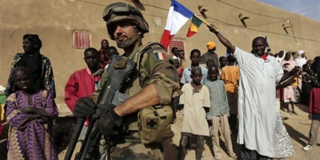 Fransa, Mali, Nijer gibi Afrika ülkelerindeki asker sayısını artırmaya başladı