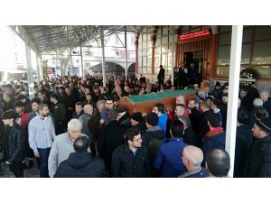 Babasının silahıyla oynarken kendini vuran lise öğrencisi toprağa verildi