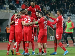 Antalyaspor deplasmanda gülüyor