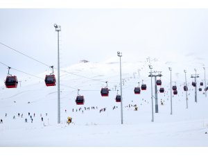 Erciyes'i yarıyıl tatilinde yarım milyondan fazla kişi ziyaret etti