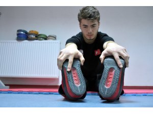 "Fırça sapı" ile başladığı halterdeki başarılarıyla olimpiyatları hedefliyor