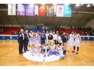 Kağıtspor şampiyonluk yolunda ilerleyişini sürdürüyor