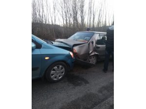 Daday’da 3 araç birbirine girdi